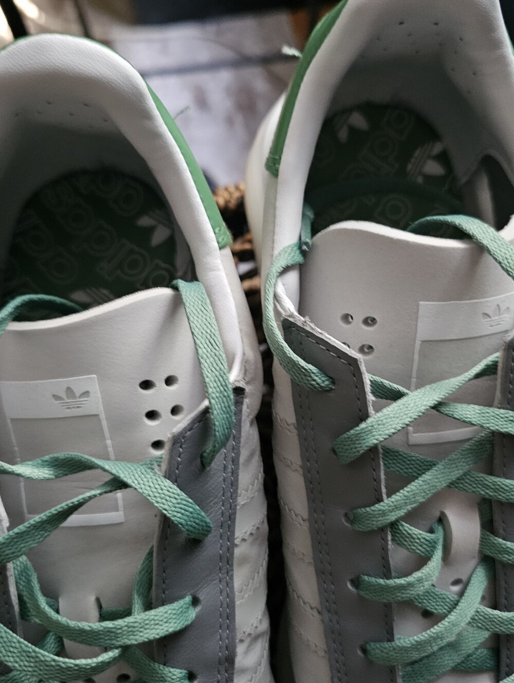 Adidas Men’s White Sneakers with Green Stripes and Mint Laces Mens 11 - Picture 4 of 8